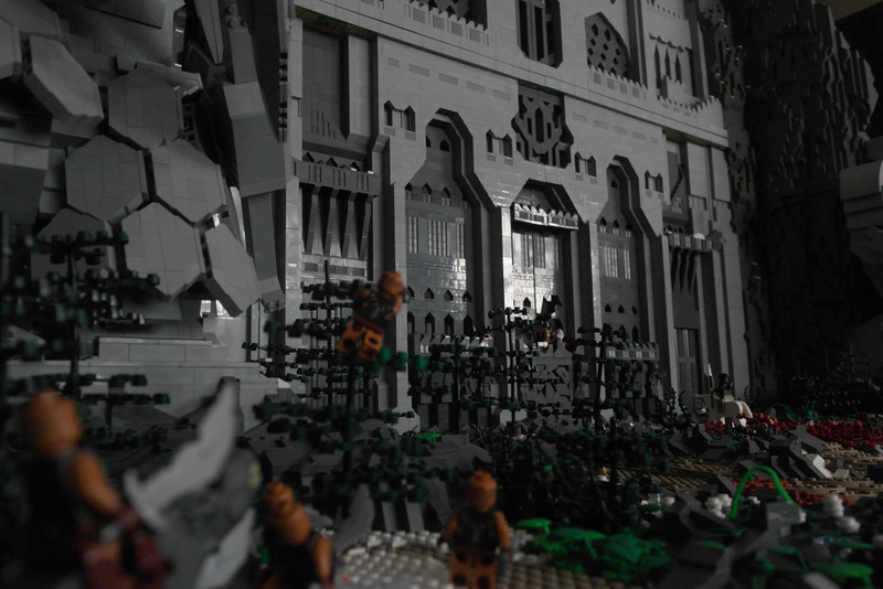 Illustration for article titled This Incredible Lego Recreation Of Erebor Is Over Five Feet Tall